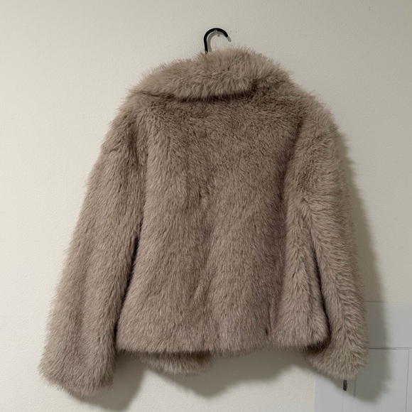 Zara faux fur coat size medium - Picture 4 of 4